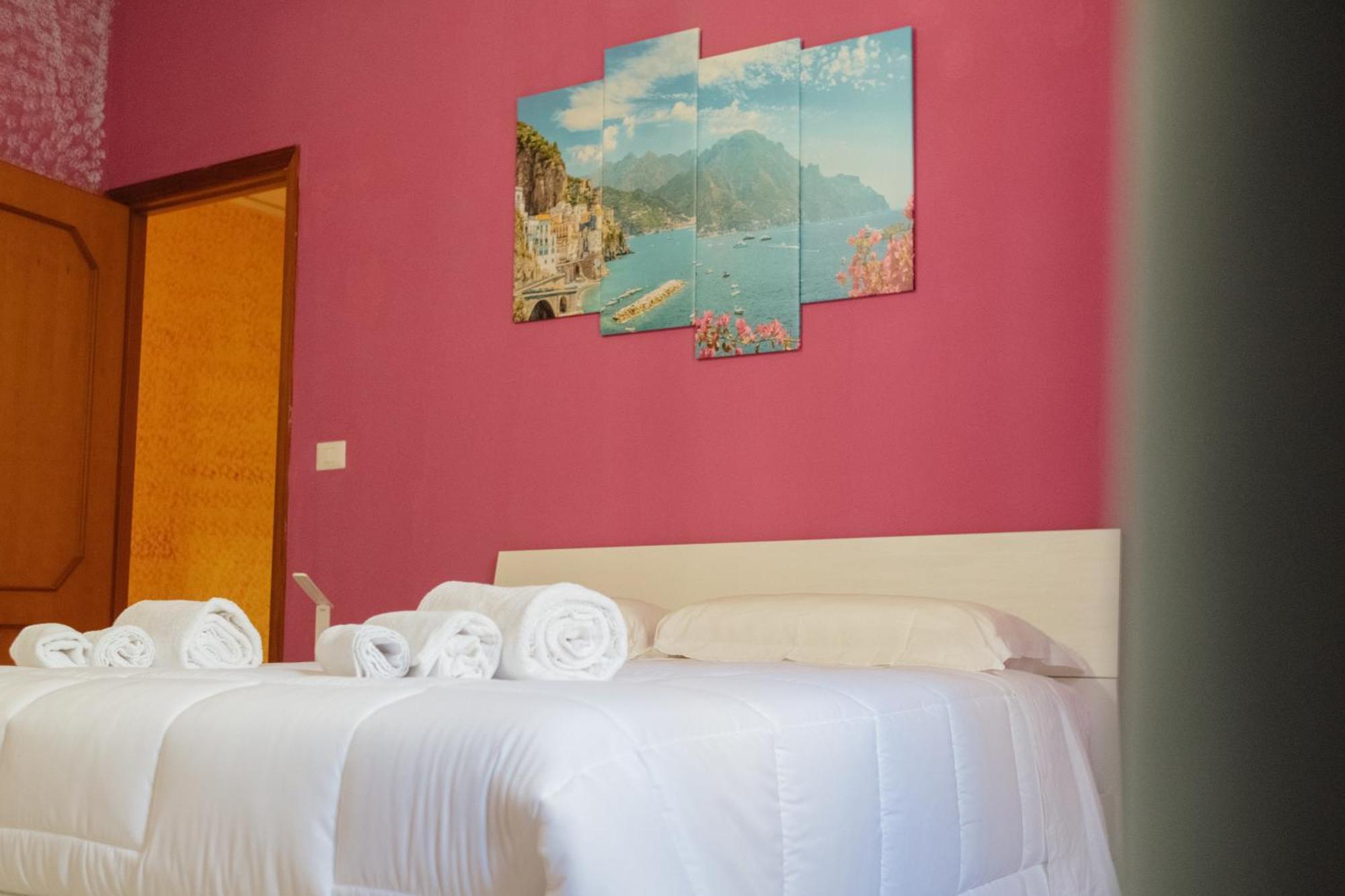 Domus Aurea Relax Room Salerno Exterior photo